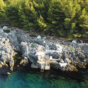 Luxusní stan Pine Side Camp, Himarë
